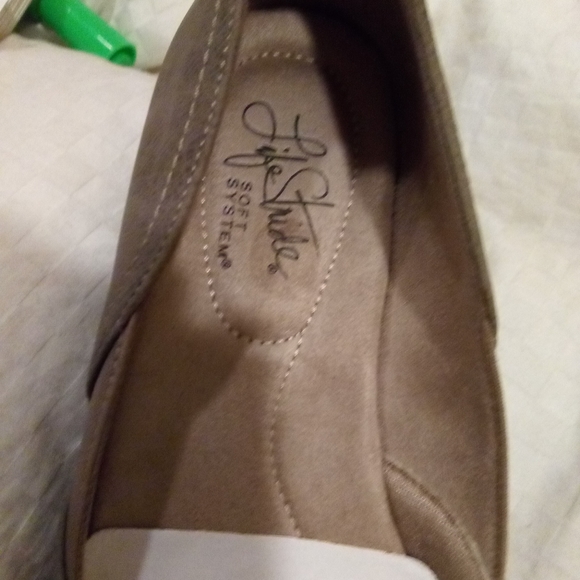 460) womens Life Stride slip on shoes. NIB. - Picture 4 of 5